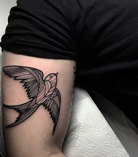 Tatuajes de golondrinas: Significado y mejores diseños